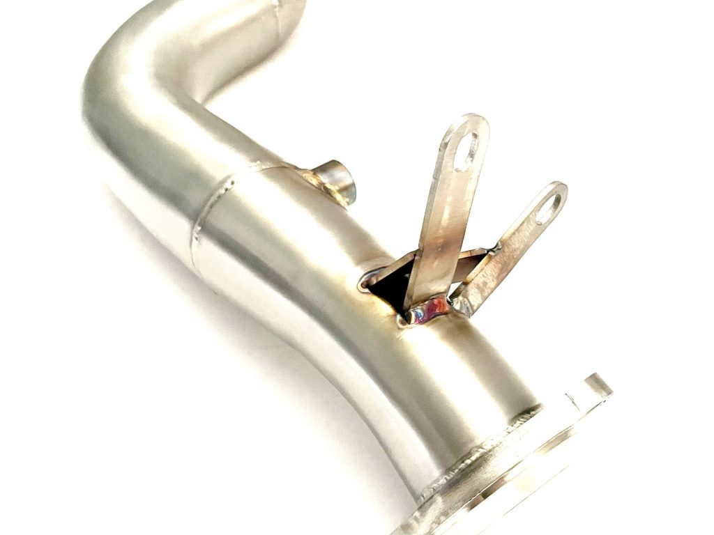 Downpipe-Mercedes-C180-CGI-1.8T-W204.-scaled